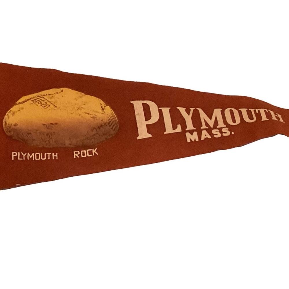 Vintage Red Felt Pennant PLYMOUTH ROCK/Plymouth Mass Souvenir Memorabilia